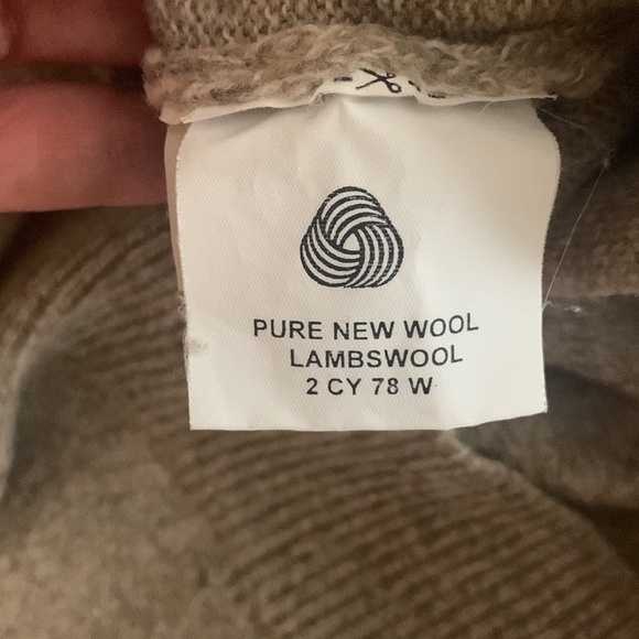 Fisherman Out of Ireland Argyle Sweater - Picture 4 of 14